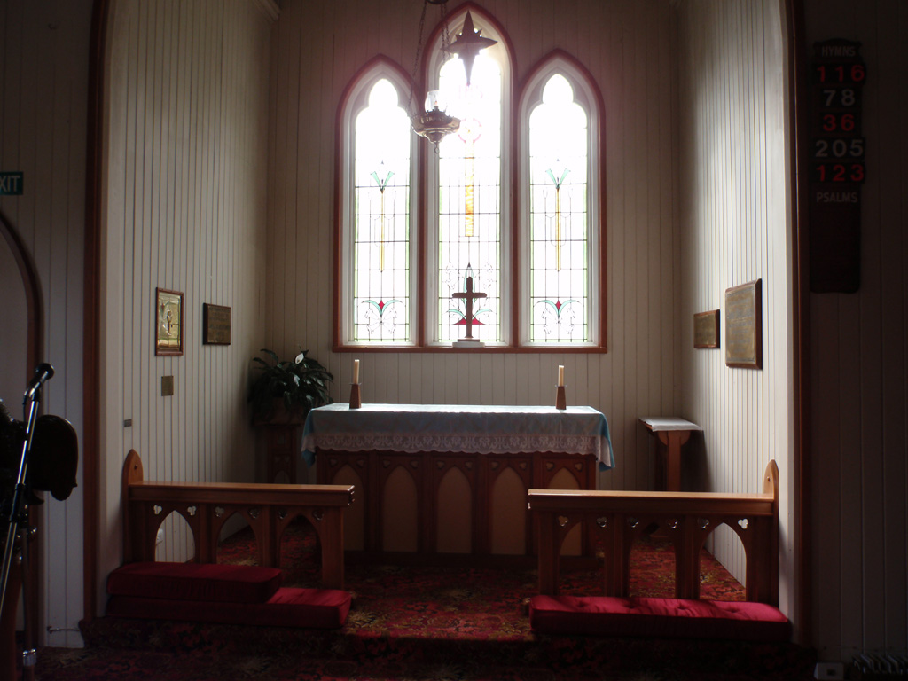 Altar and Rails 1-Hoyle